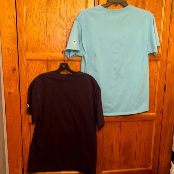 Lot of 2 CHAMPION T-SHIRTS🏆One Black & One Soft Green⭐️Almost LIKE NEW! Mens Lg - Picture 2 of 12